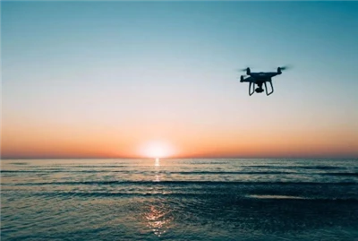 ¿Cómo podemos defendernos mejor de los drones? El equipo de contramedida con ...